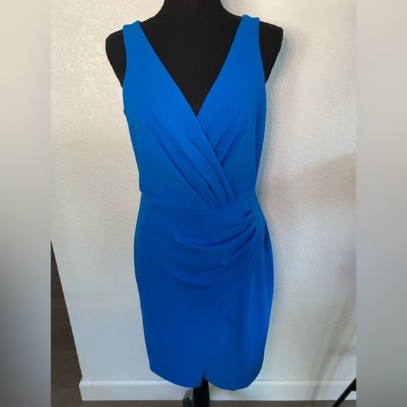 London Times Dresses & Skirts - Royal Blue Plunge V-neck Cocktail/Midi Dress • Size 6